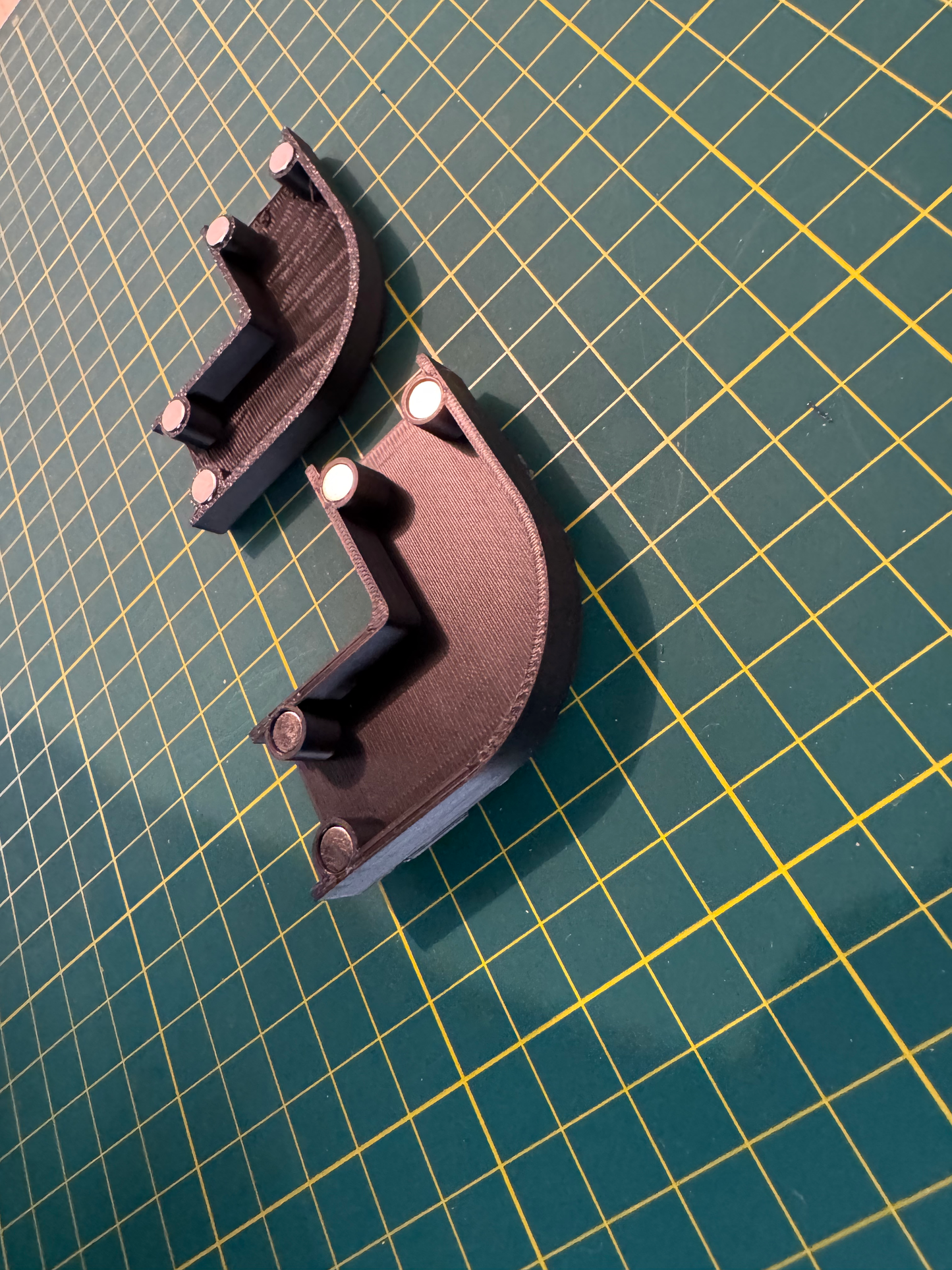 Starter Pack: Modular Magnetic Cable Management